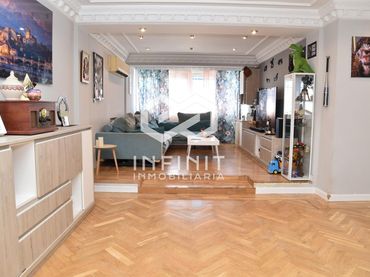 Flat with pool for sale in Parque Cataluña