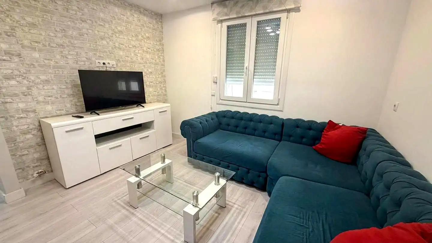 Sala de estar de Piso en venta en  Logroño con Calefacción y Amueblado