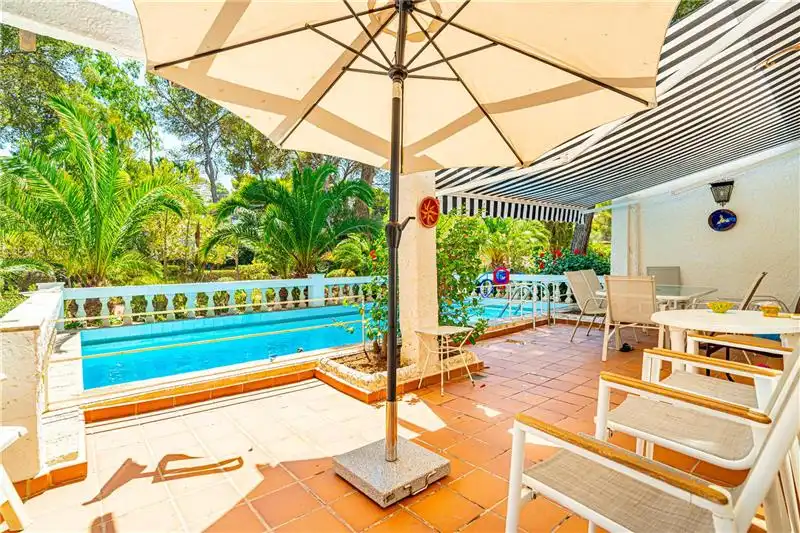 Terrasse von Haus oder Chalet zum Verkauf in Calvià mit Privatgarten, Terrasse und Schwimmbad