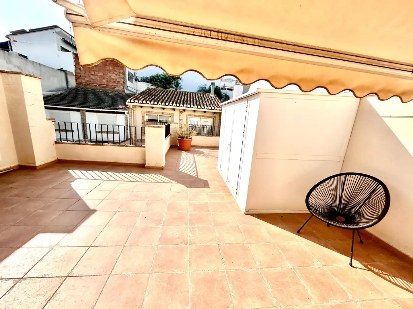 Terrasse von Haus oder Chalet zur Miete in Rafelbuñol / Rafelbunyol mit Klimaanlage, Heizung und Privatgarten