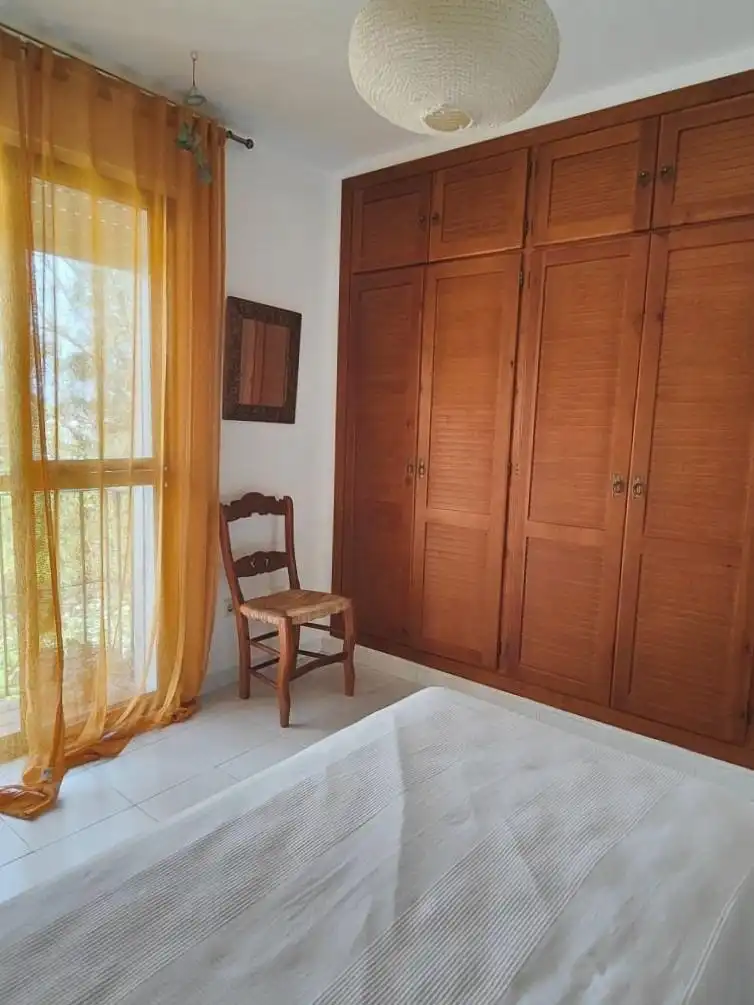 Habitación de Casa adosada en venta en Algeciras con Jardín privado