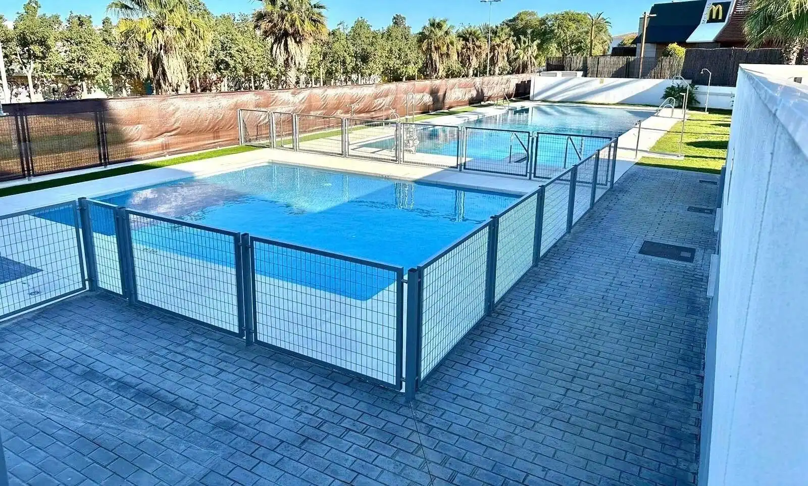 Swimming pool of Flat for rent in Jerez de la Frontera  with Air Conditioner, Heating and Parquet flooring