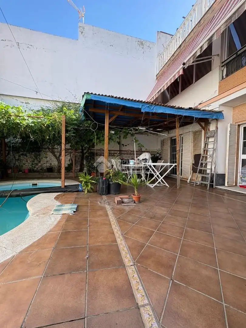 Terraza de Casa adosada en venta en La Rinconada con Piscina y Amueblado