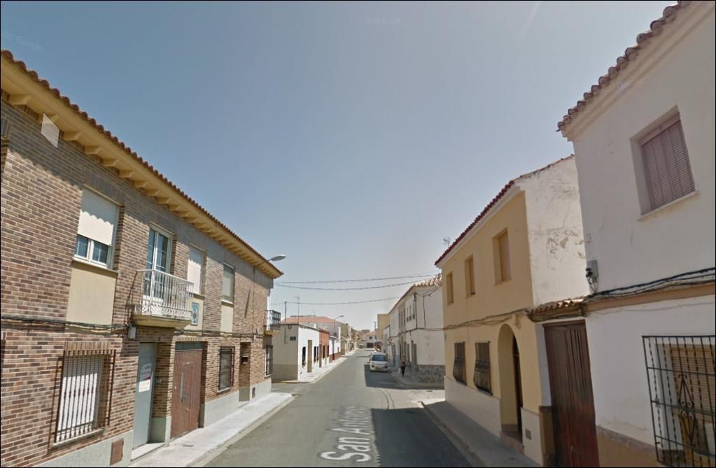 Vista exterior de Casa adosada en venda en Tomelloso