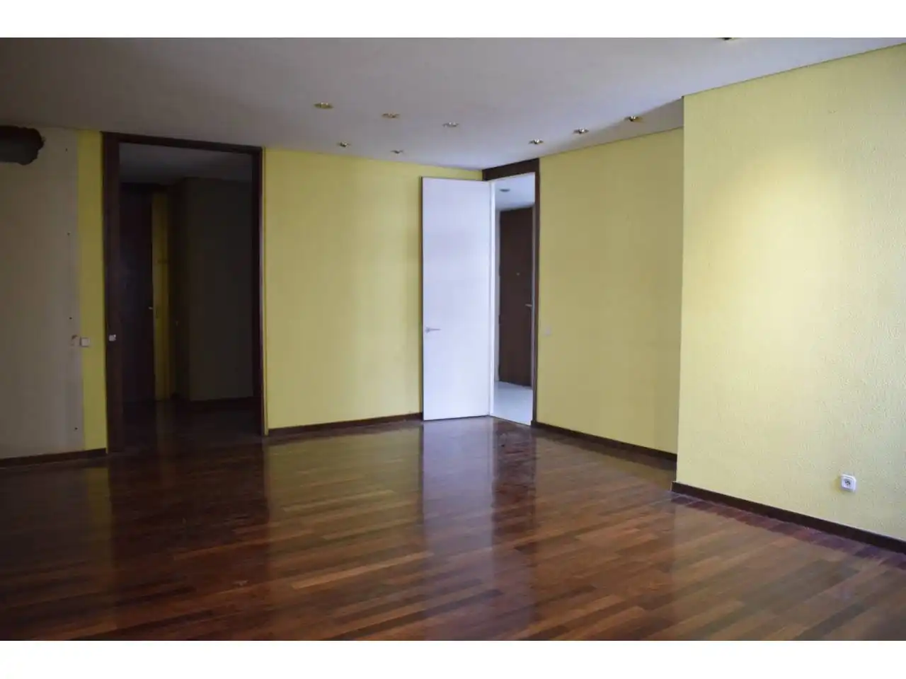 Pis en venda en León Capital  amb Calefacció i Parquet