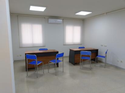 Office to rent in  Lleida Capital  with Air Conditioner