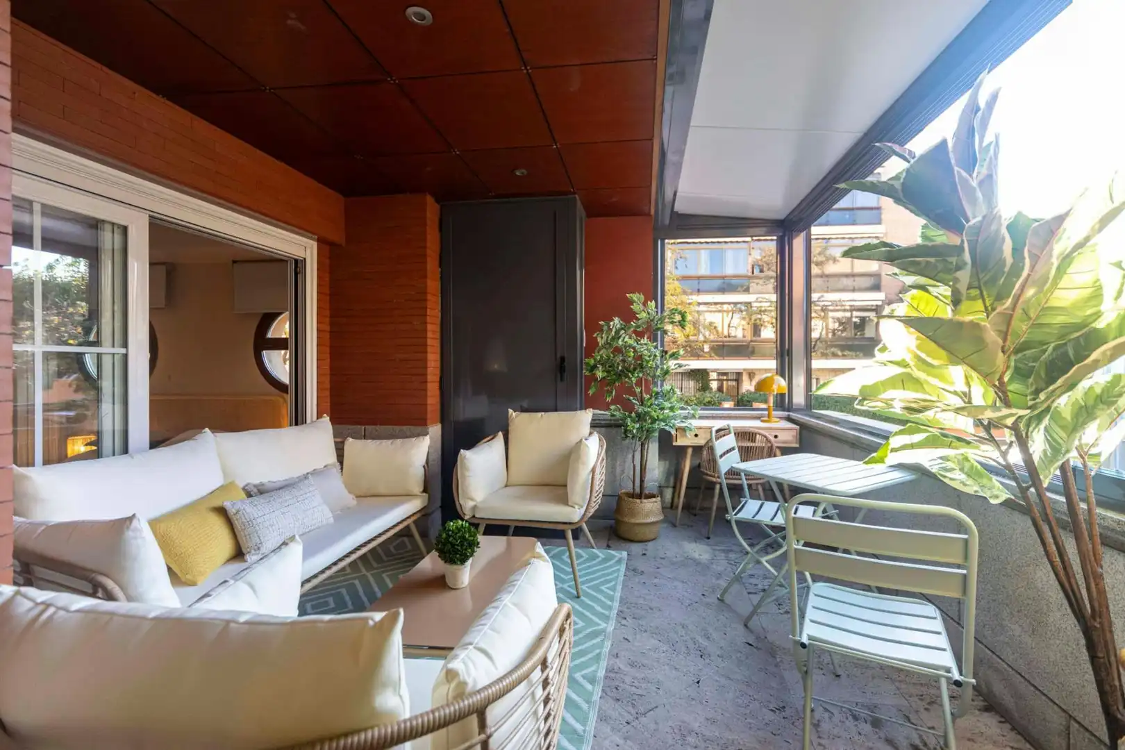Terrasse von Wohnung zur Miete in Madrid mit Klimaanlage, Privatgarten und Möbliert
