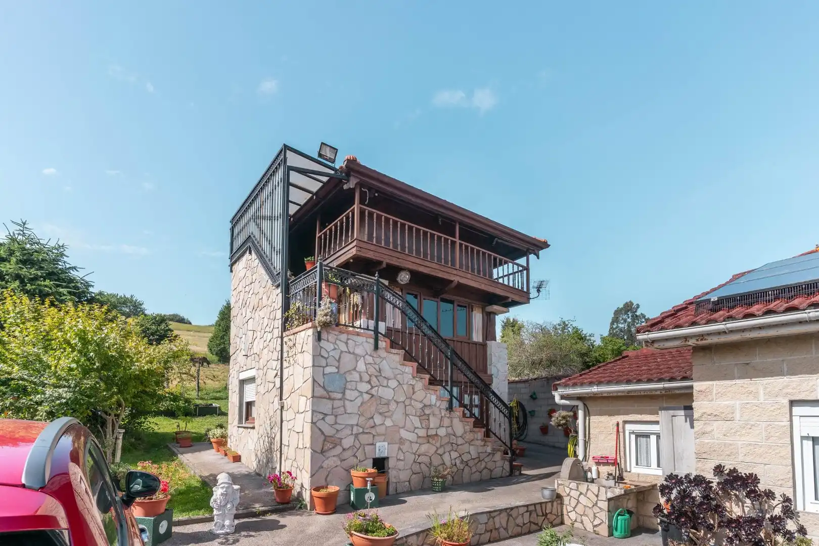 Vista exterior de Casa o xalet en venda en Muros de Nalón amb Calefacció, Jardí privat i Terrassa