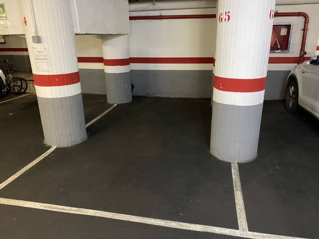 Garaje en Venta en Constitucio en La Bordeta