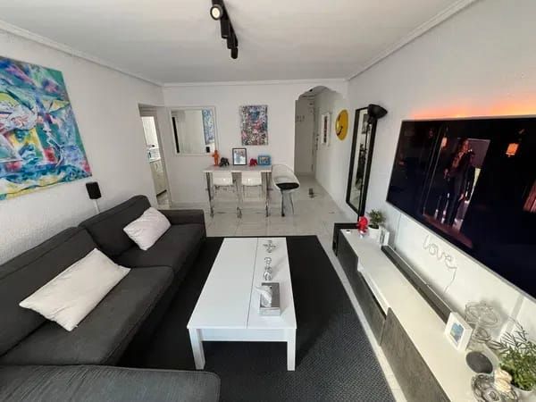 Sala d'estar de Pis en venda en  Valencia Capital amb Aire condicionat, Moblat i Alarma