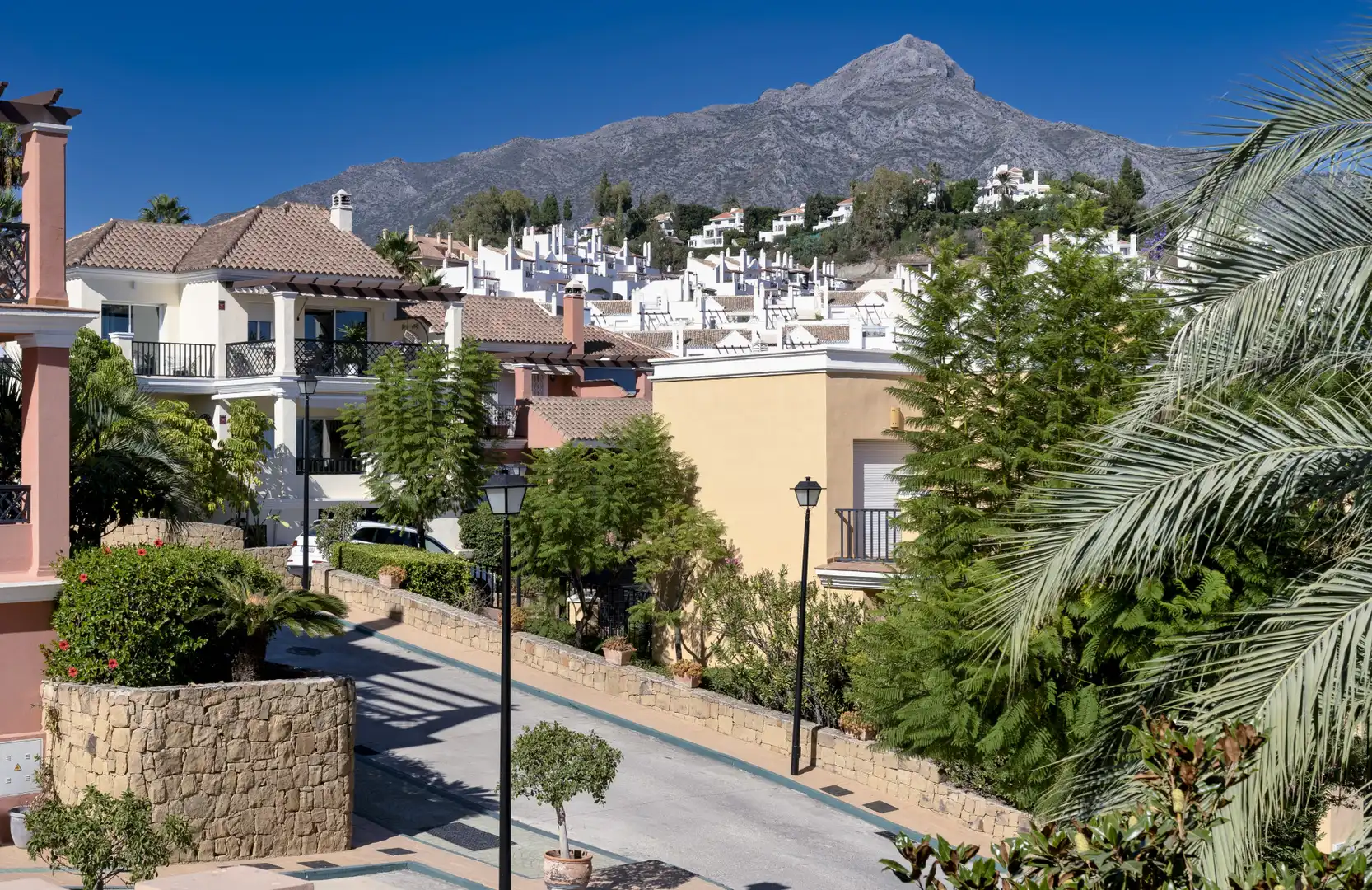 Casa amb piscina en venda a Nueva Andalucía, imagen 3