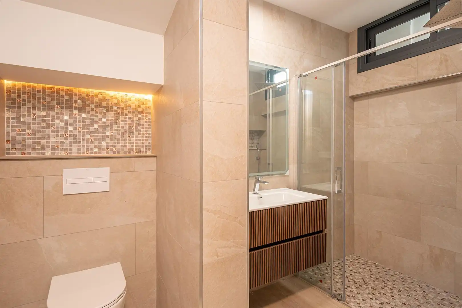 Baño de Planta baja en venta en Selva con Aire acondicionado, Calefacción y Jardín privado