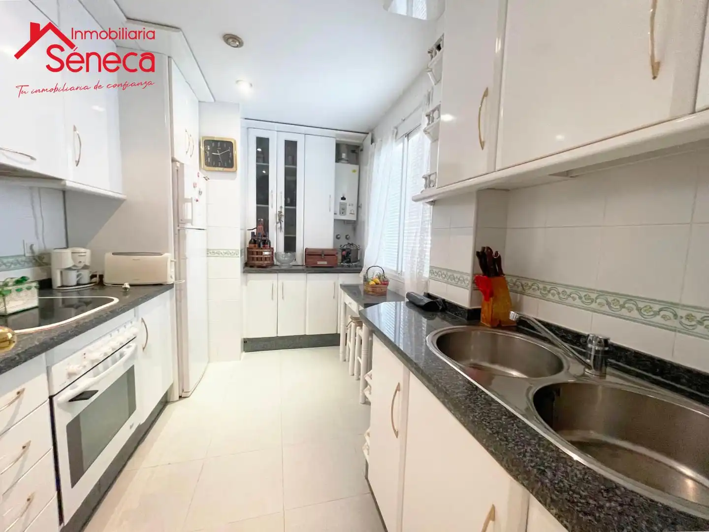 Kitchen of Flat for sale in Córdoba  with Air Conditioner, Heating and Swimming Pool