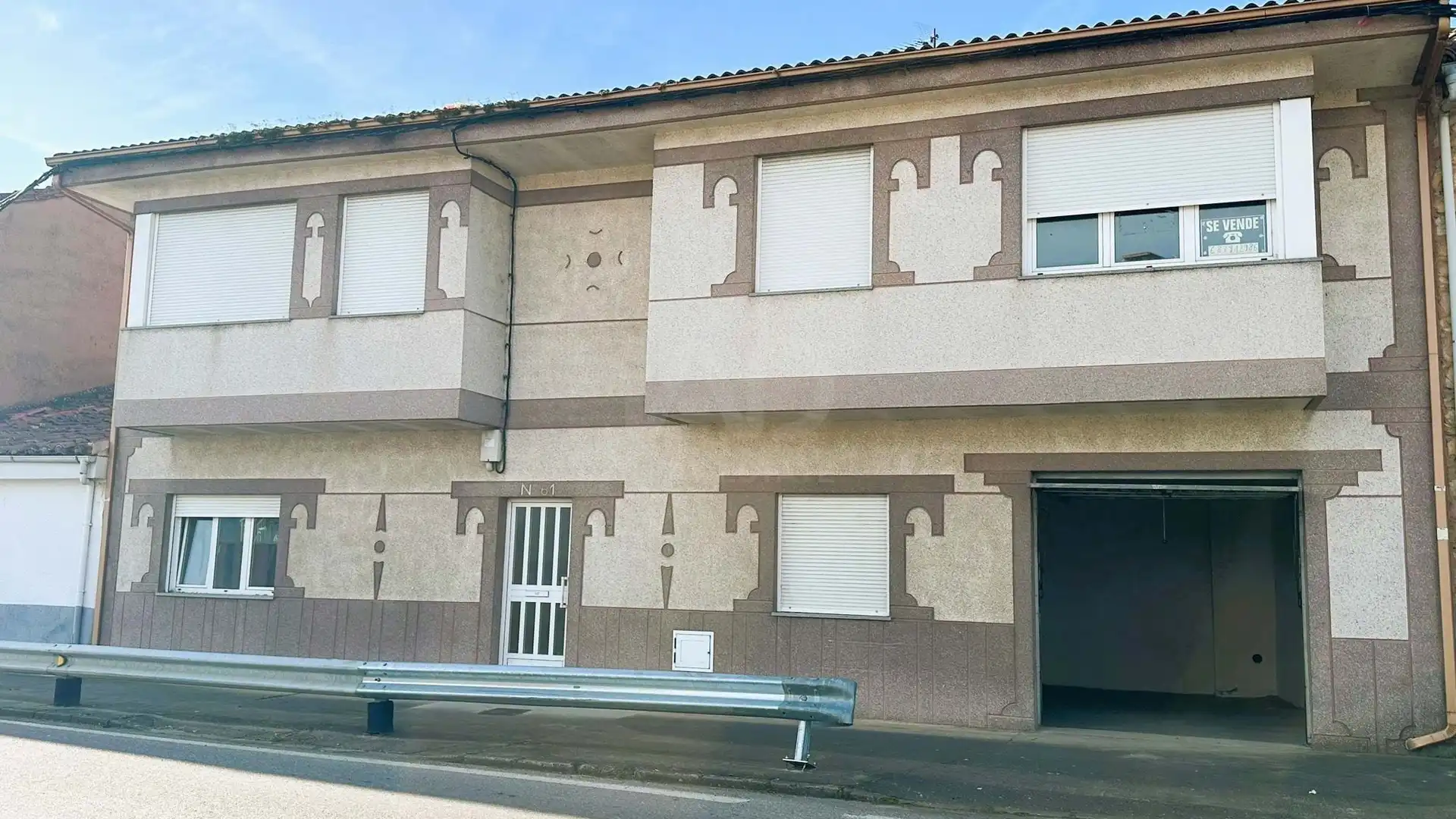 Exterior view of Building for sale in Cuadros