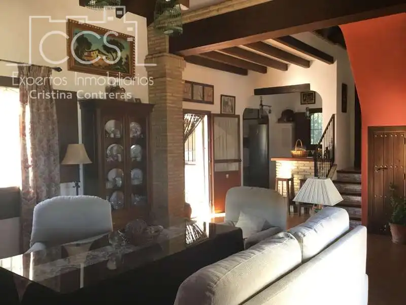 Casa rústica amb piscina en venda a Pilas, imagen 3