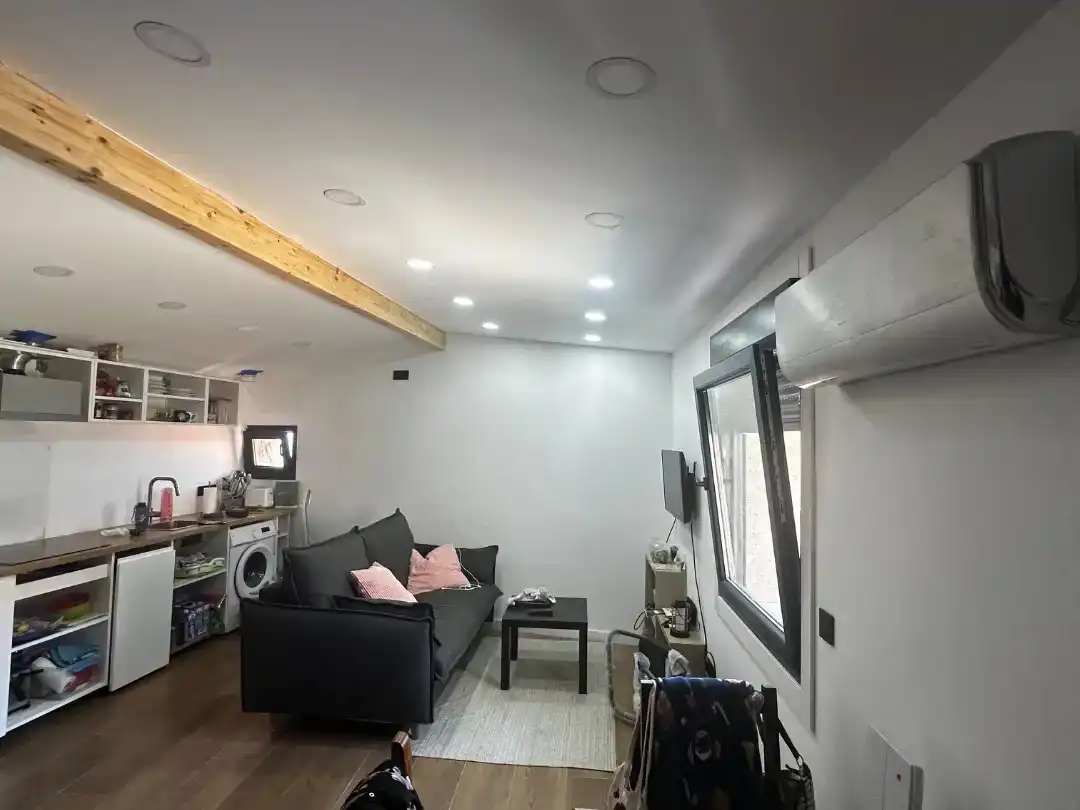 Sala d'estar de Casa adosada en venda en Oia amb Aire condicionat