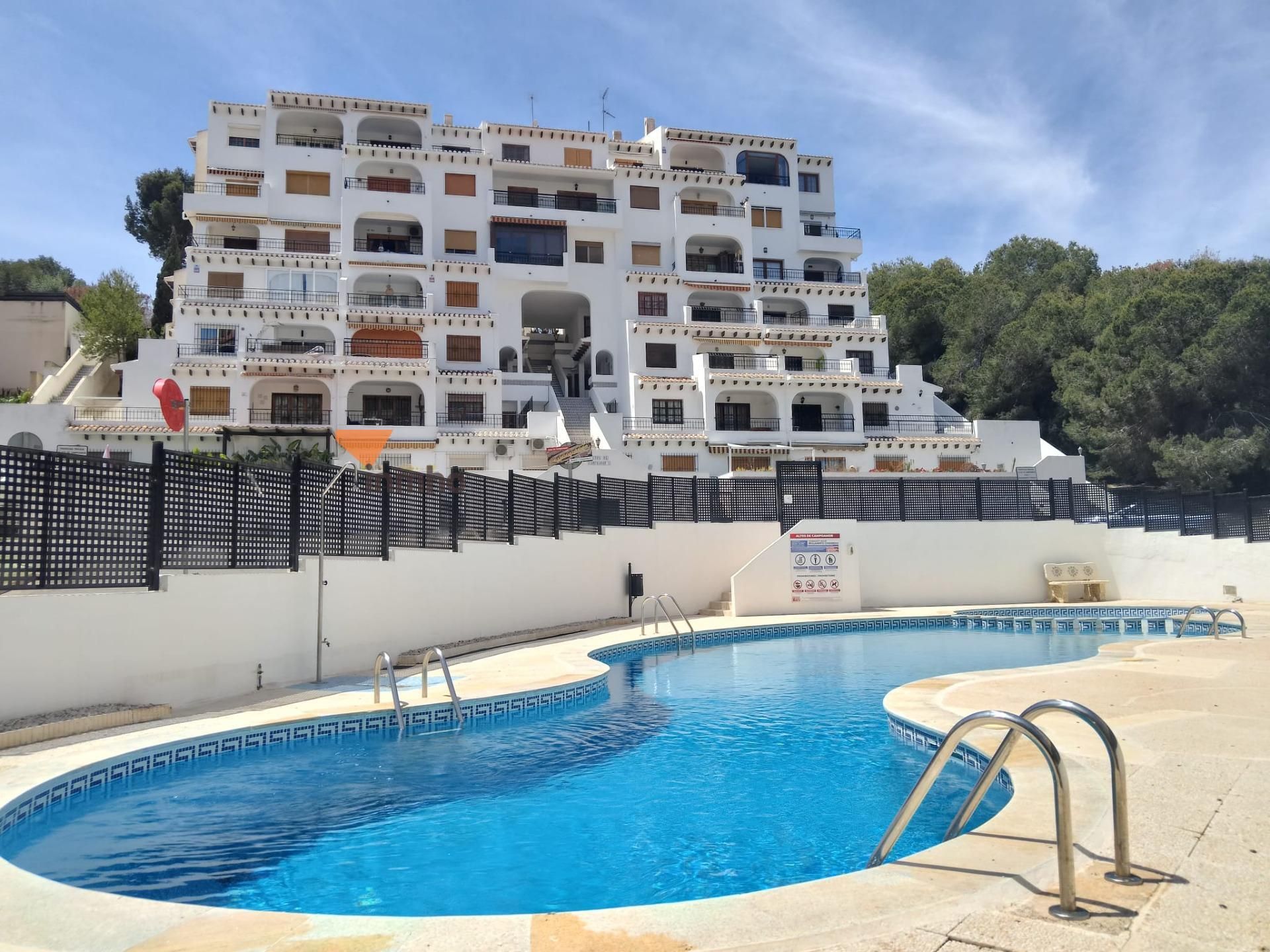 Vista exterior de Apartamento en venta en Orihuela con Terraza, Balcón y Piscina comunitaria
