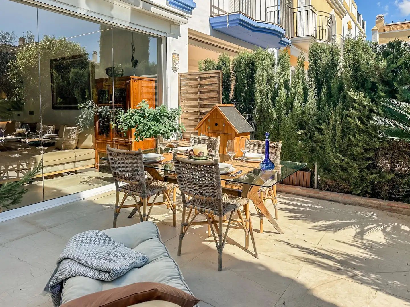 Terraza de Casa adosada en venta en Marbella con Jardín privado, Alarma y Piscina comunitaria