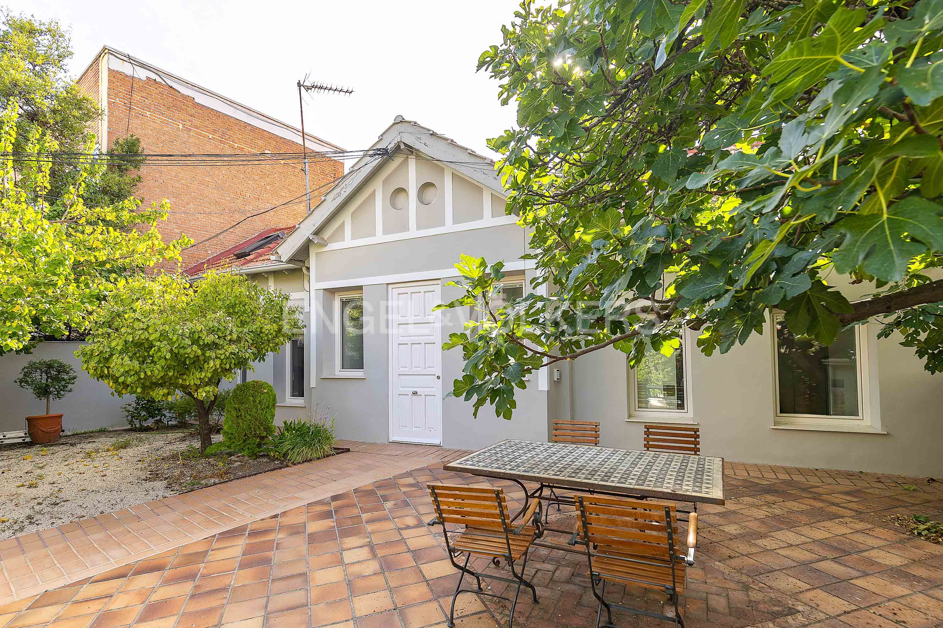 Garden of House or chalet for sale in  Madrid Capital  with Air Conditioner, Heating and Private garden