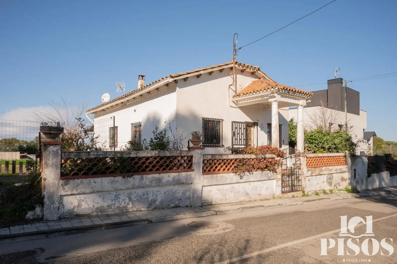 Exterior view of Houses for sale in Sant Cugat del Vallès  with Heating, Private garden and Storage room