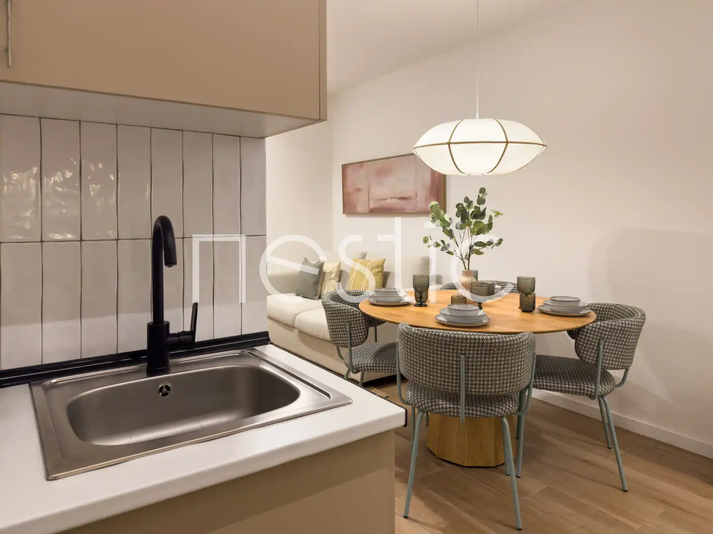 Dormitori de Apartament de lloguer en Madrid amb Aire condicionat, Calefacció i Moblat