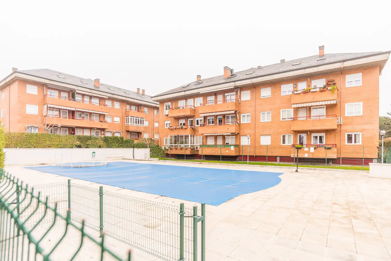 Vista exterior de Ático en venta en Collado Villalba con Aire acondicionado, Calefacción y Piscina comunitaria