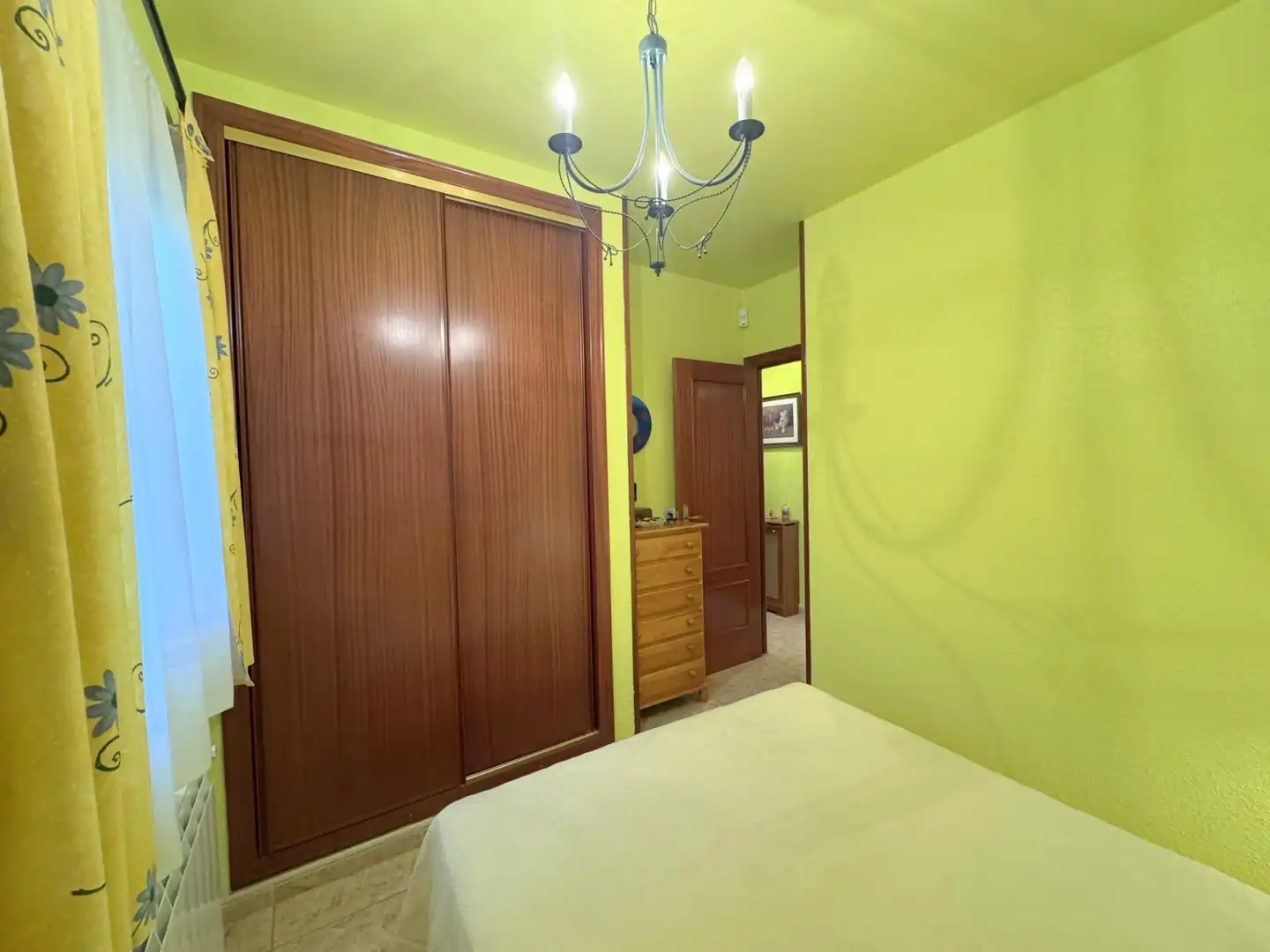 Habitación de Casa o chalet en venta en Herradón de Pinares con Calefacción, Jardín privado y Piscina