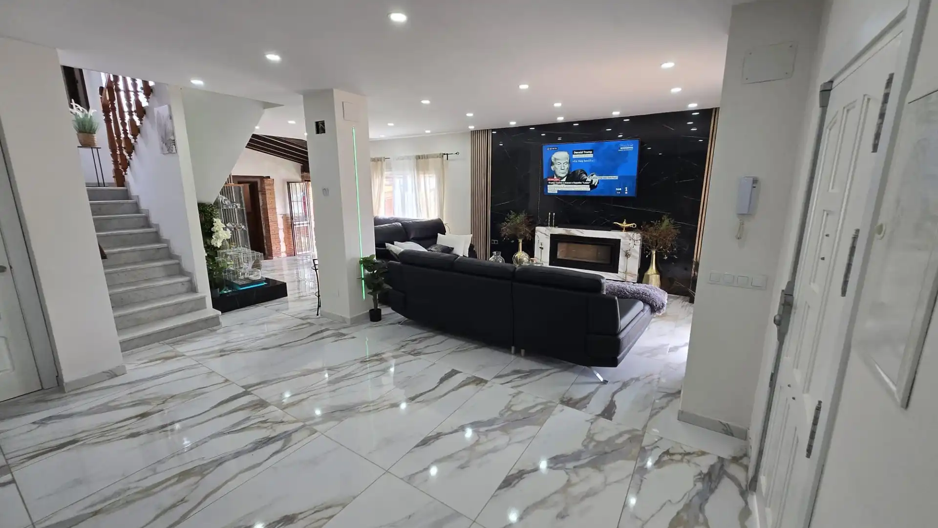 Wohnzimmer von Haus oder Chalet zum Verkauf in Alhaurín de la Torre mit Klimaanlage, Privatgarten und Terrasse