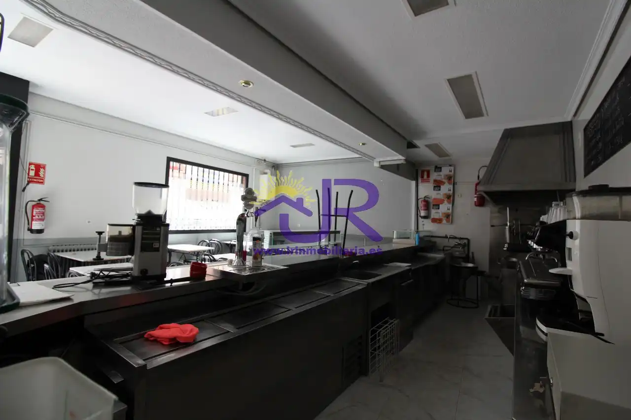 Local comercial en venta en Casco Urbano, imagen 2