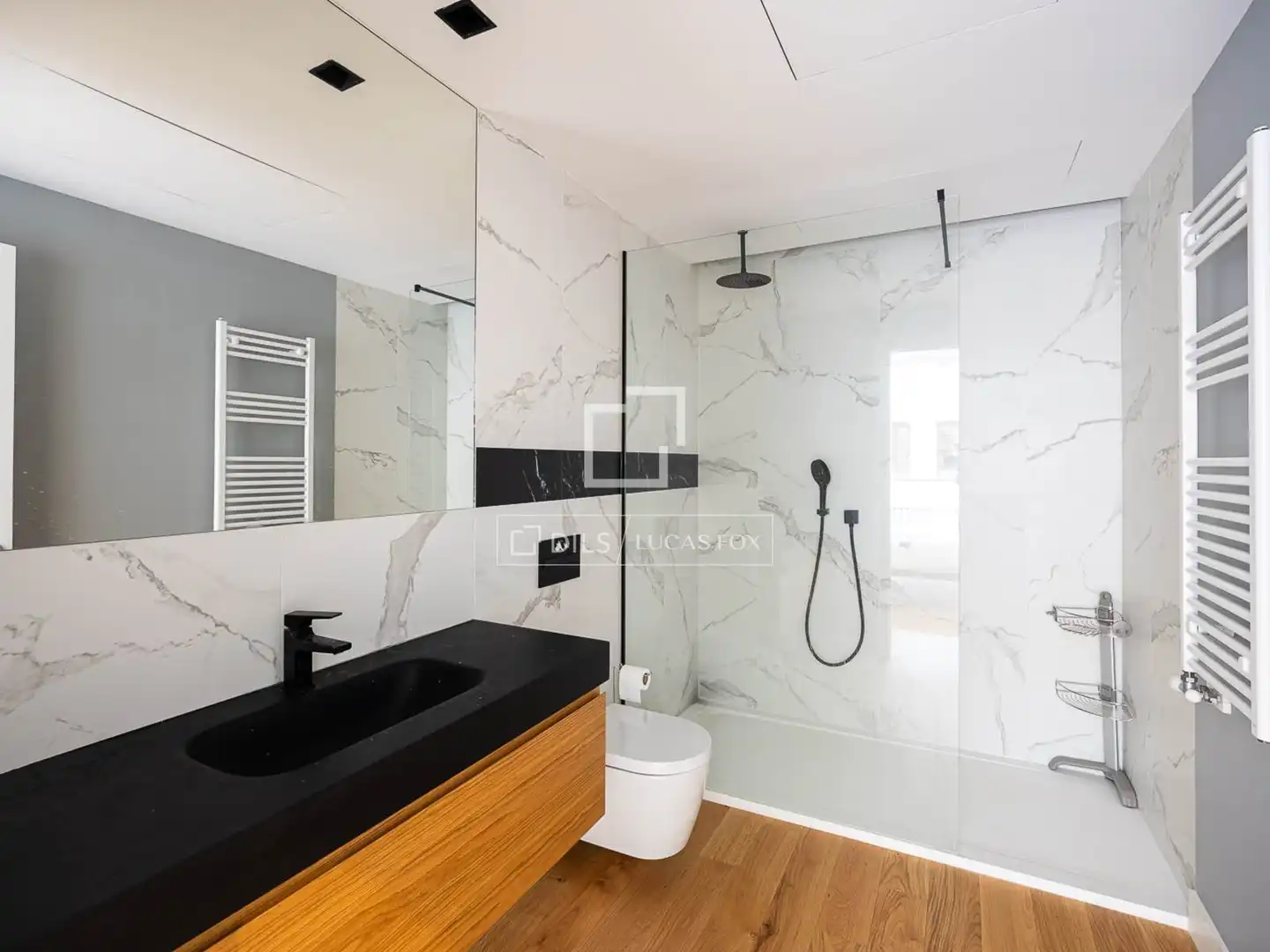 Baño de Piso de alquiler en Girona con Aire acondicionado, Calefacción y Parquet
