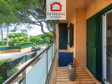 Appartement compact avec piscine à vendre à La Fosca - Cala Margarida