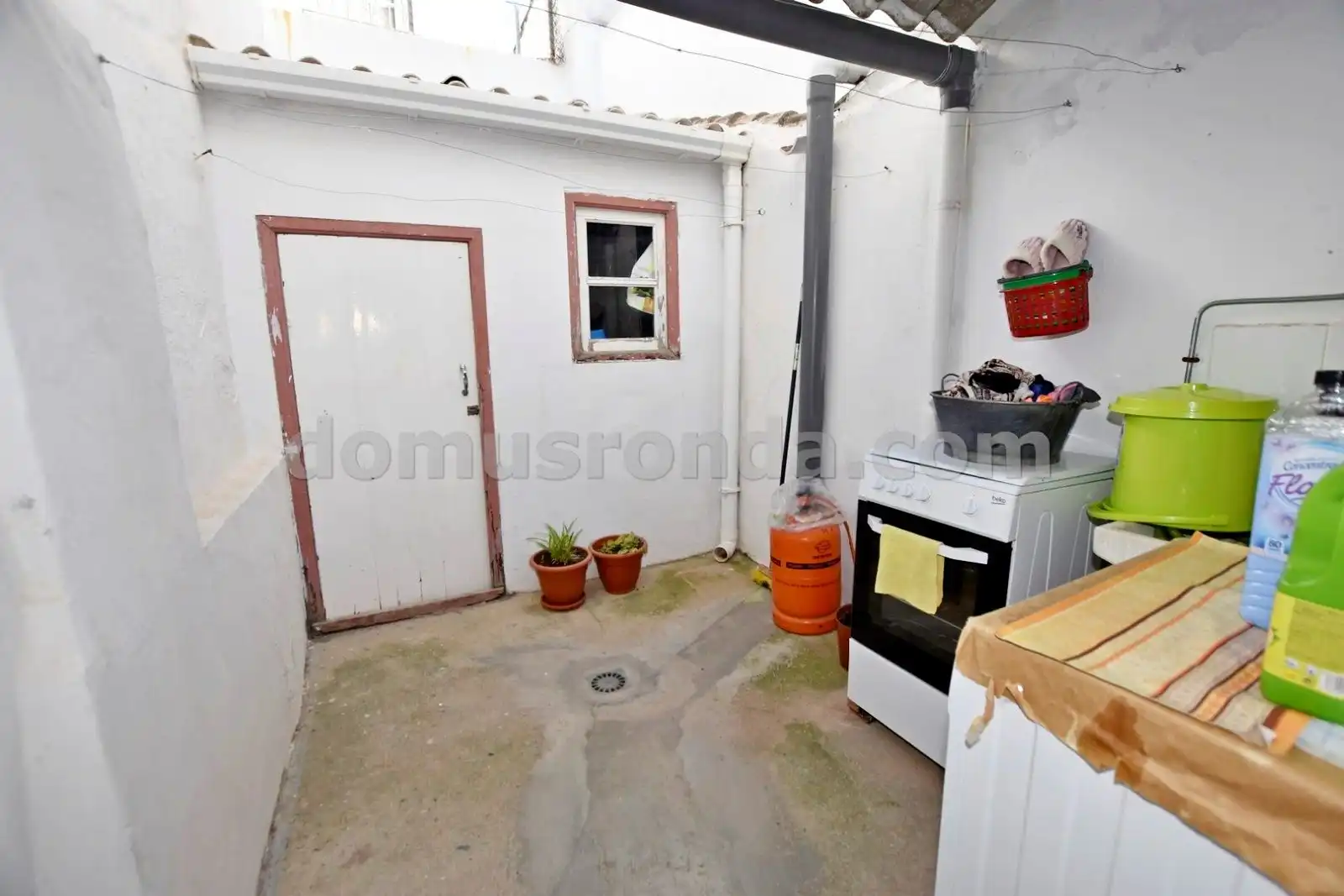 Houses for sale in Cuevas del Becerro  with Terrace, Storage room and Furnished