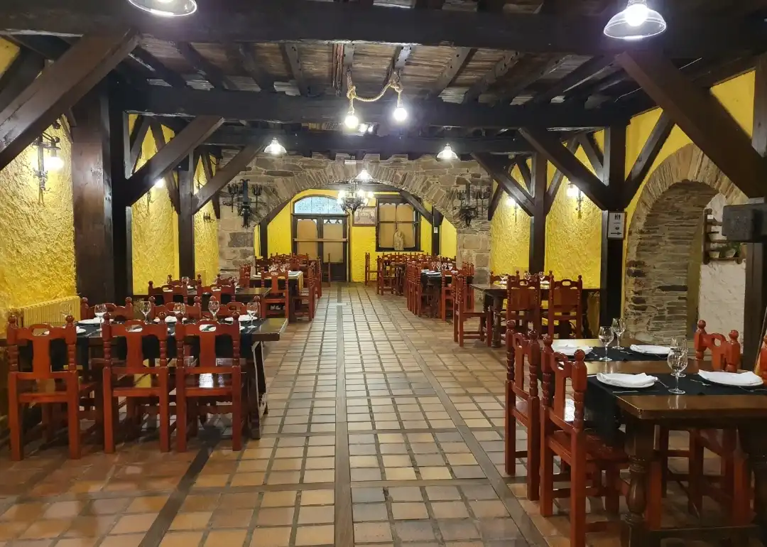Commercial properties for sale in Cacabelos  with Terrace and Furnished