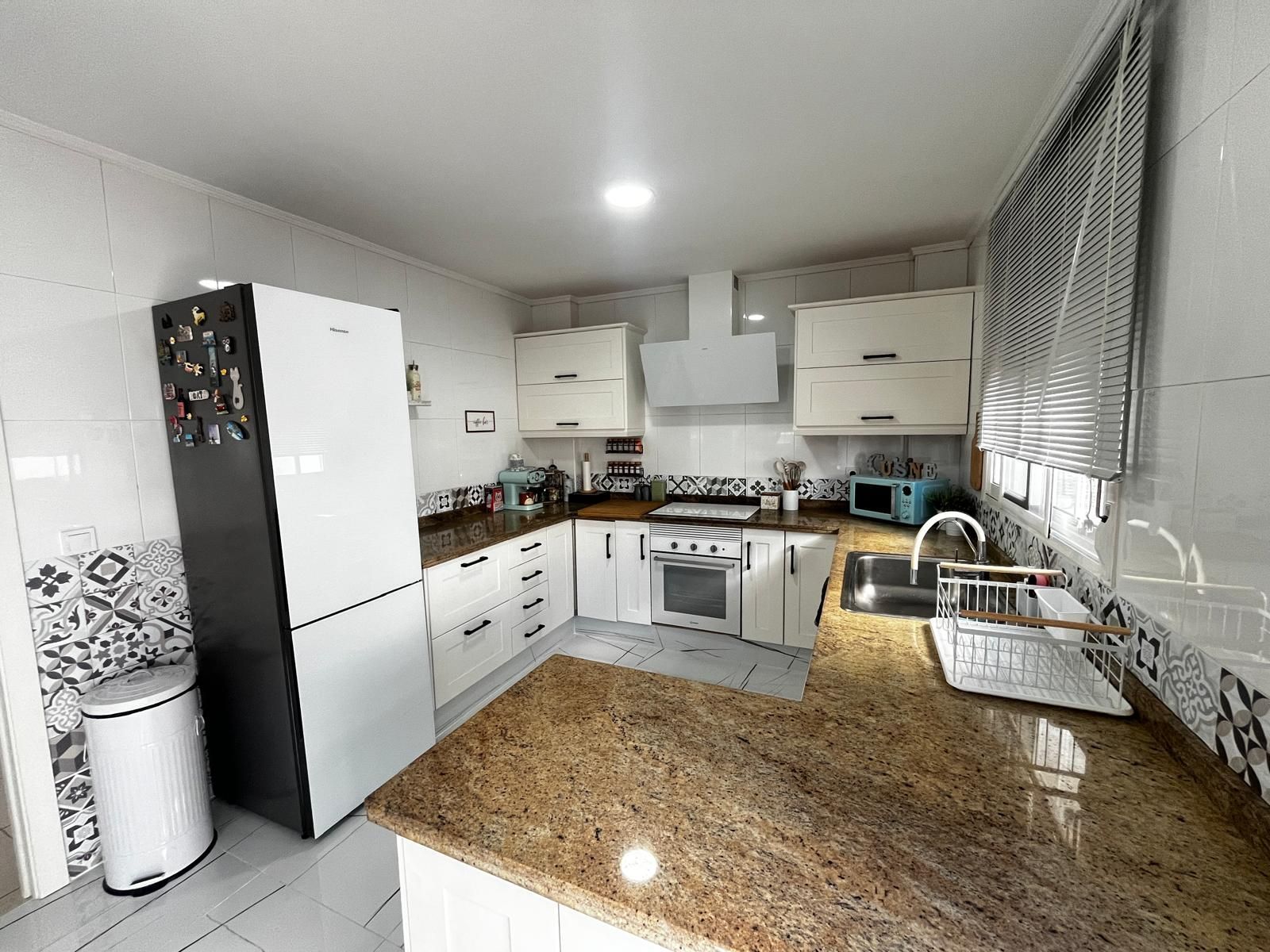 Cuina de Casa adosada en venda en Favara amb Aire condicionat i Terrassa