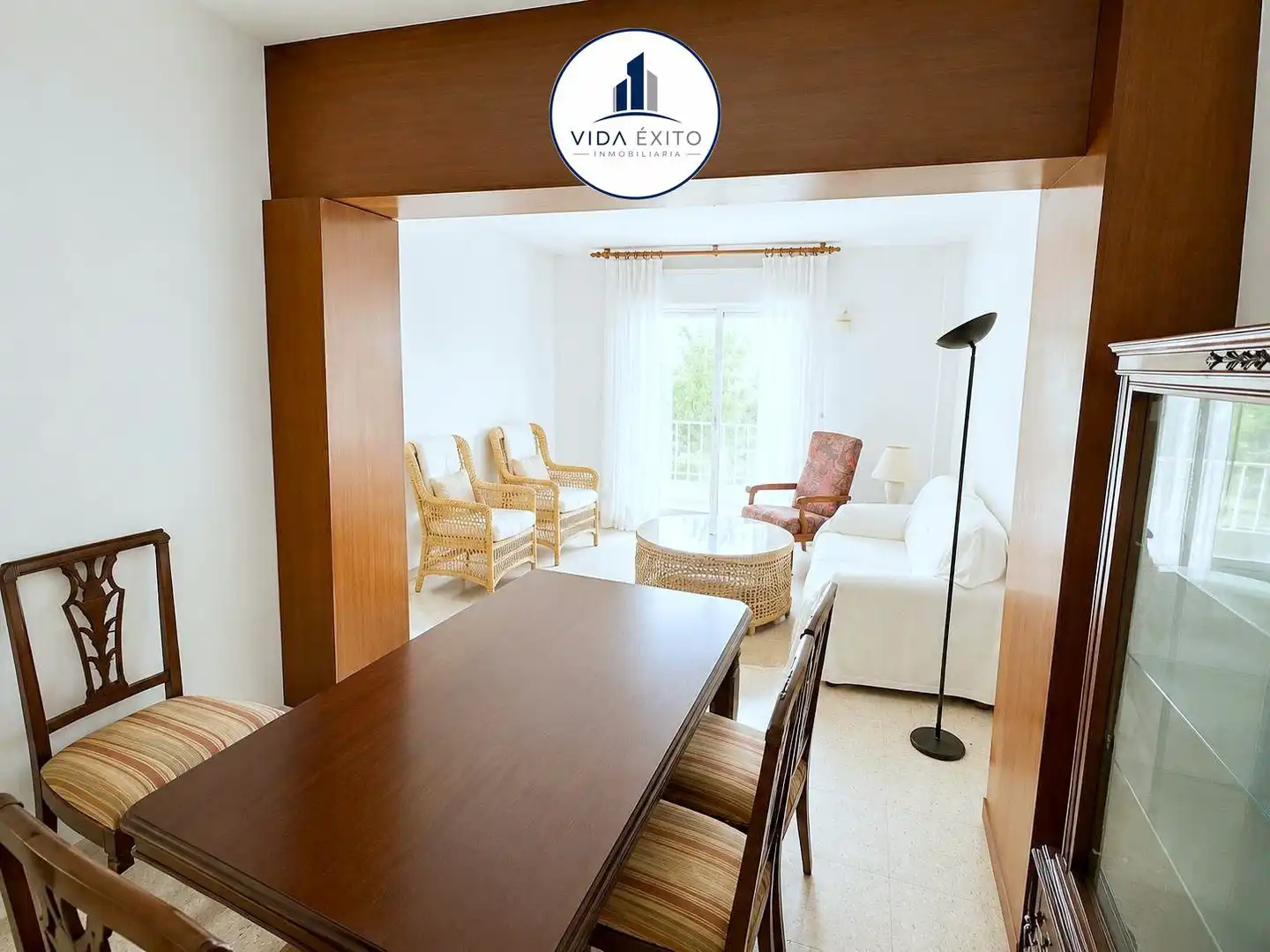 Flat with terrace for sale in Belén - San Roque