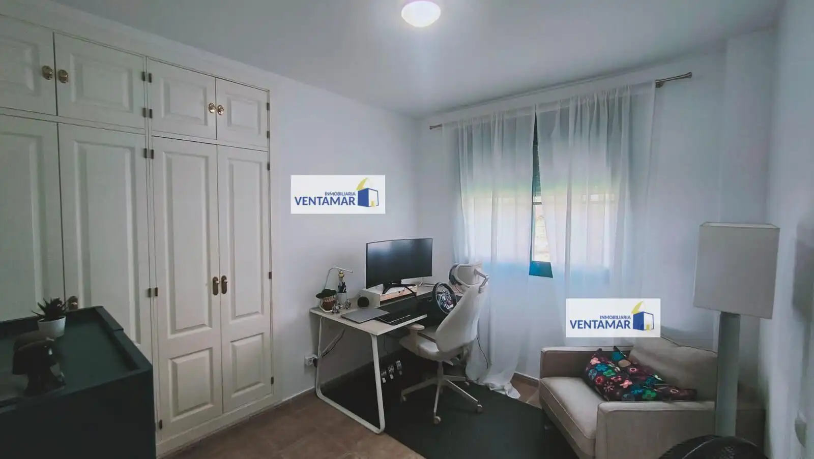 Schlafzimmer von Erdgeschoss zum Verkauf in La Alcaidesa mit Klimaanlage, Heizung und Privatgarten