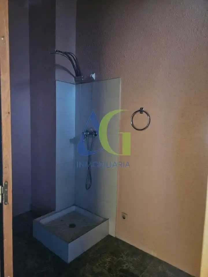 Badezimmer von Geschaftsraum zum Verkauf in León Capital  mit Klimaanlage