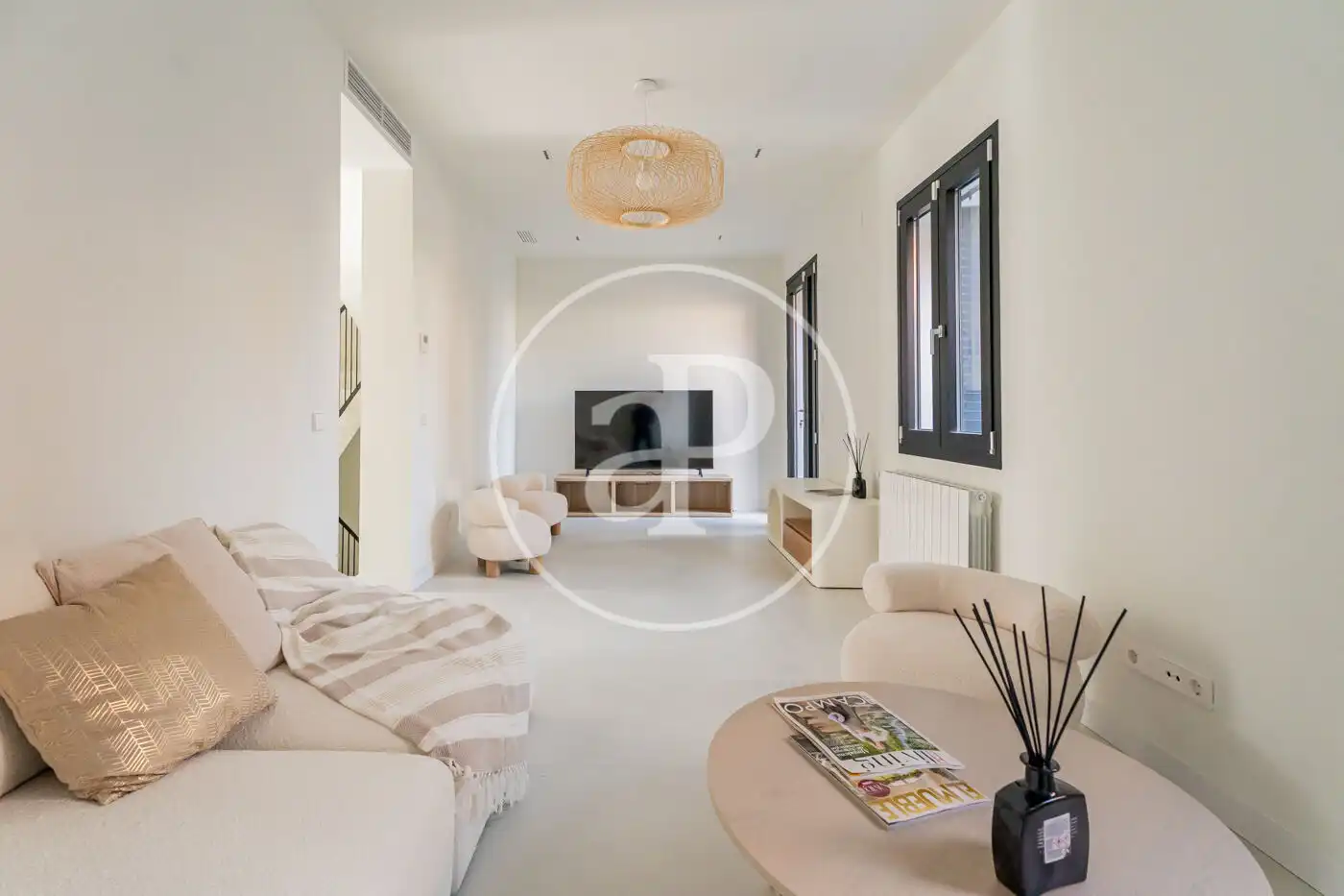 Sala de estar de Casa adosada en venta en  Madrid Capital con Aire acondicionado, Calefacción y Jardín privado