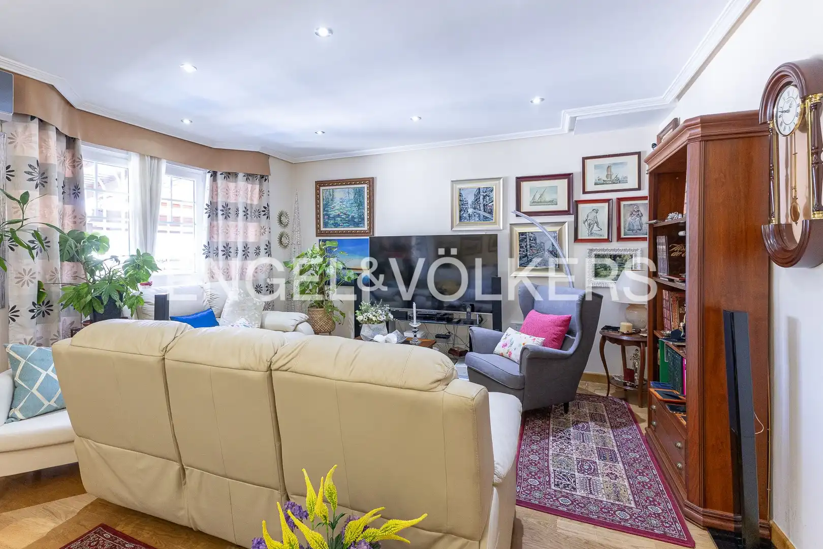 Sala d'estar de Casa adosada en venda en Mejorada del Campo amb Aire condicionat, Calefacció i Jardí privat