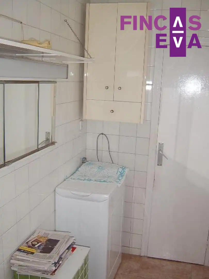 Baño de Piso en venta en Barcelona con Calefacción, Trastero y Balcón