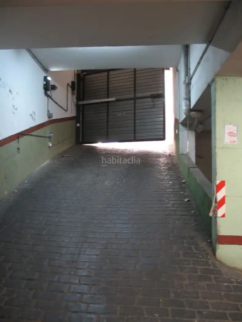 Individual to rent in Carrer de Sallarès i Pla 46, imagen 3