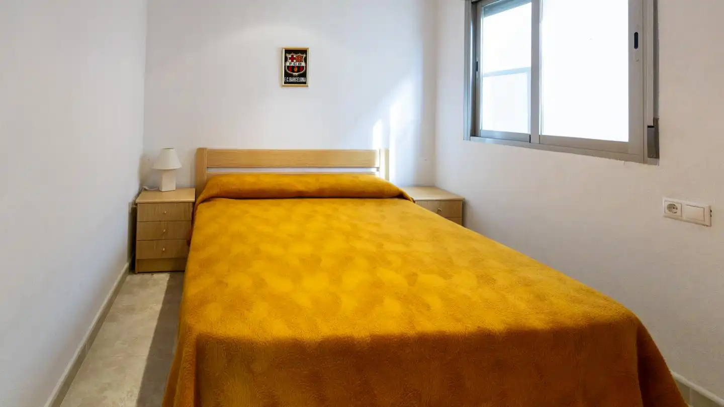 Schlafzimmer von Wohnung zum Verkauf in Santa Pola mit Klimaanlage, Terrasse und Schwimmbad