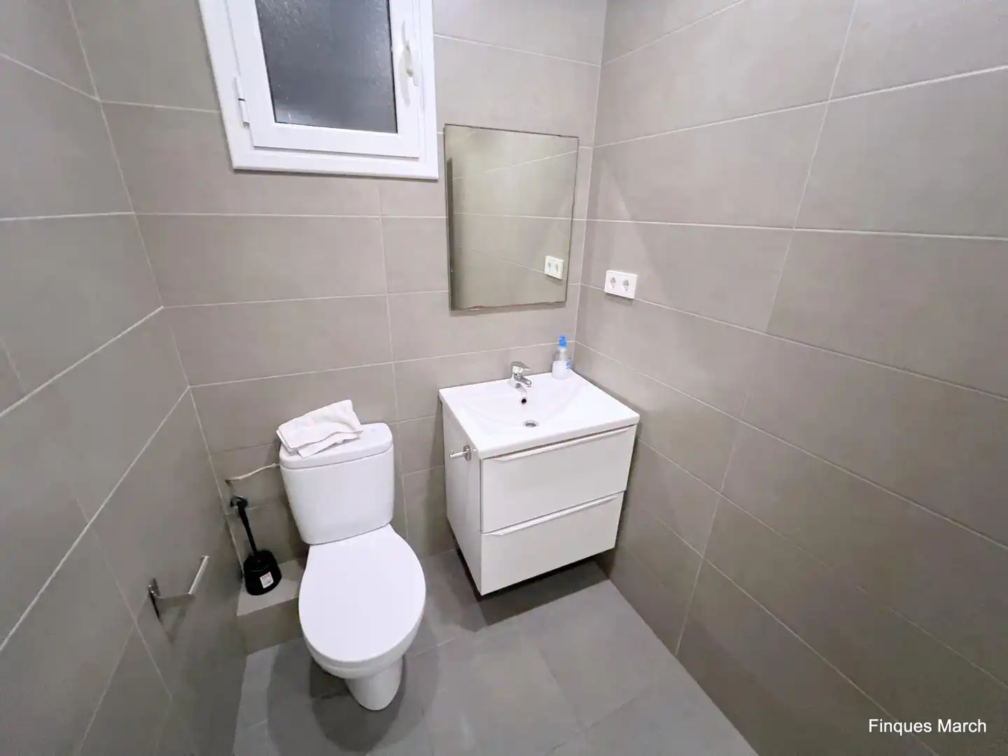 Baño de Piso en venta en Barcelona con Aire acondicionado y Amueblado