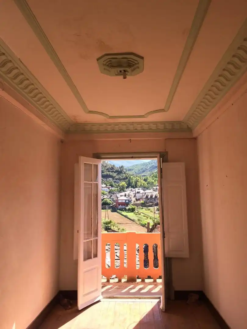 Habitación de Edificio en venta en O Barco de Valdeorras  