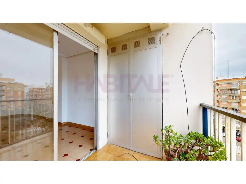 Flat for sale in Valencia  with Balcony