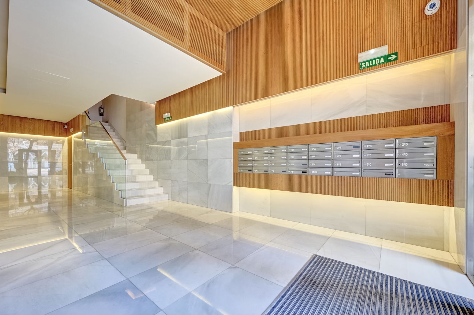 Pis en venda en  Pamplona / Iruña amb Calefacció, Parquet i Balcó