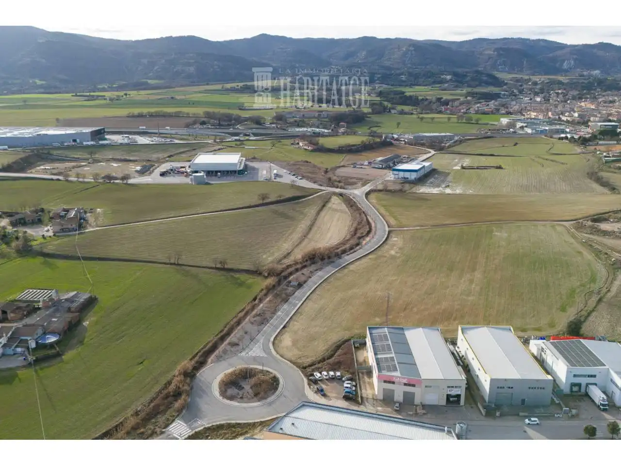 Vista exterior de Nau industrial en venda en Balenyà