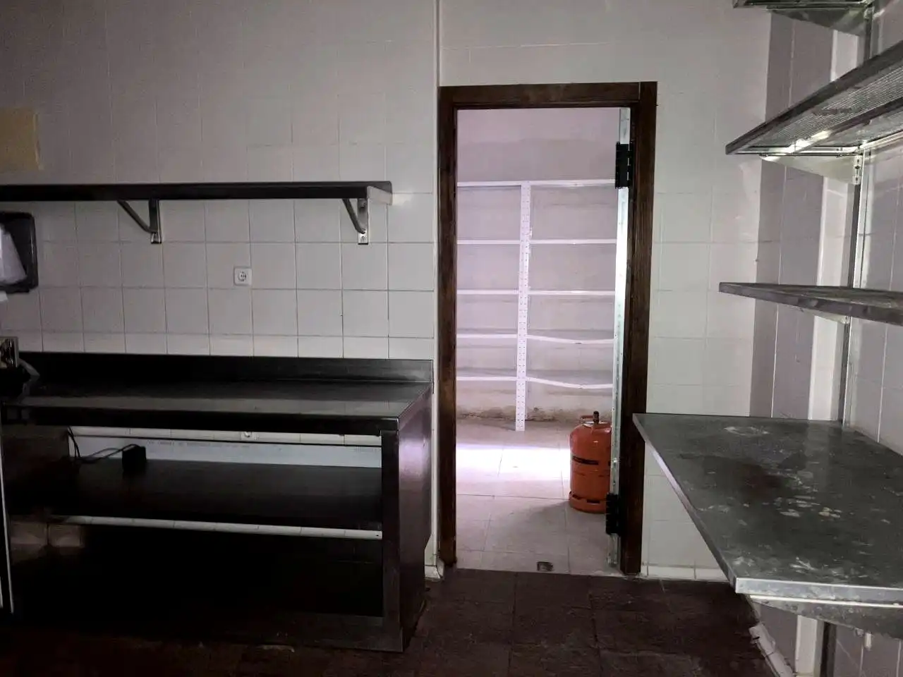 Cocina de Local en venta en Las Rozas de Madrid