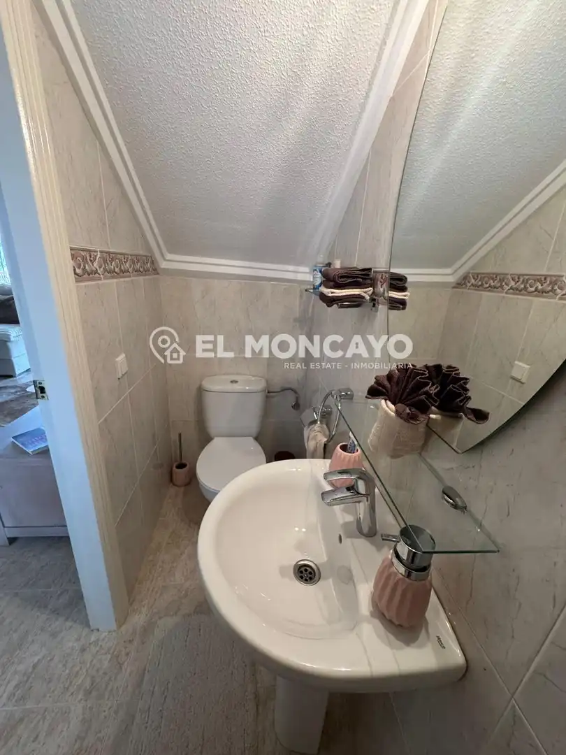 Baño de Casa adosada en venta en Rojales con Aire acondicionado, Calefacción y Jardín privado