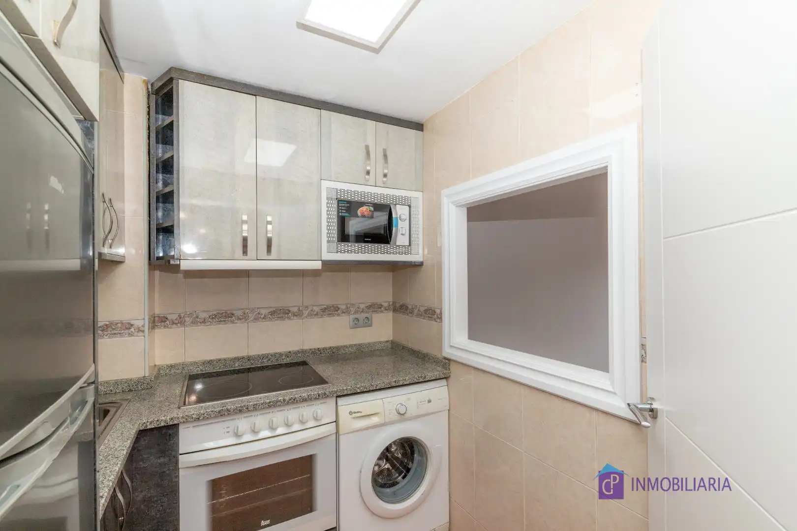 Kitchen of Flat for sale in Zaragoza  with Air Conditioner, Heating and Oven